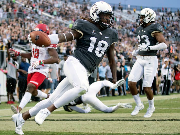 shaquem-griffin-ucf-touchdown-hand.jpg